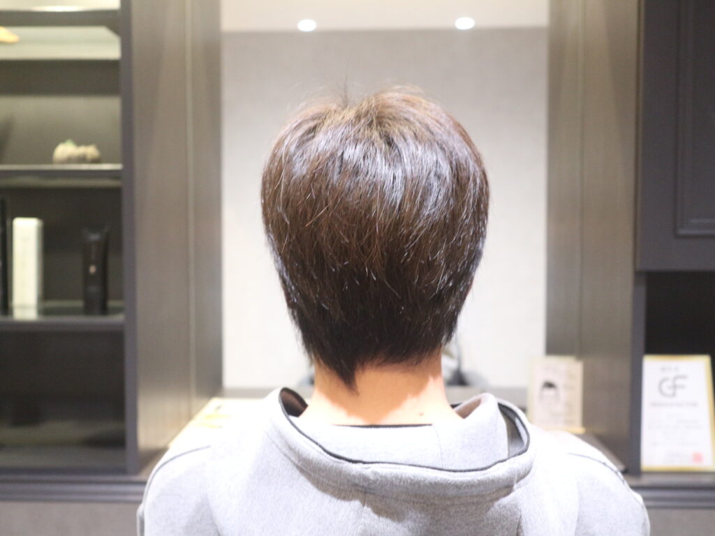 ５カ月ぶりのカットでベリーショートに変身